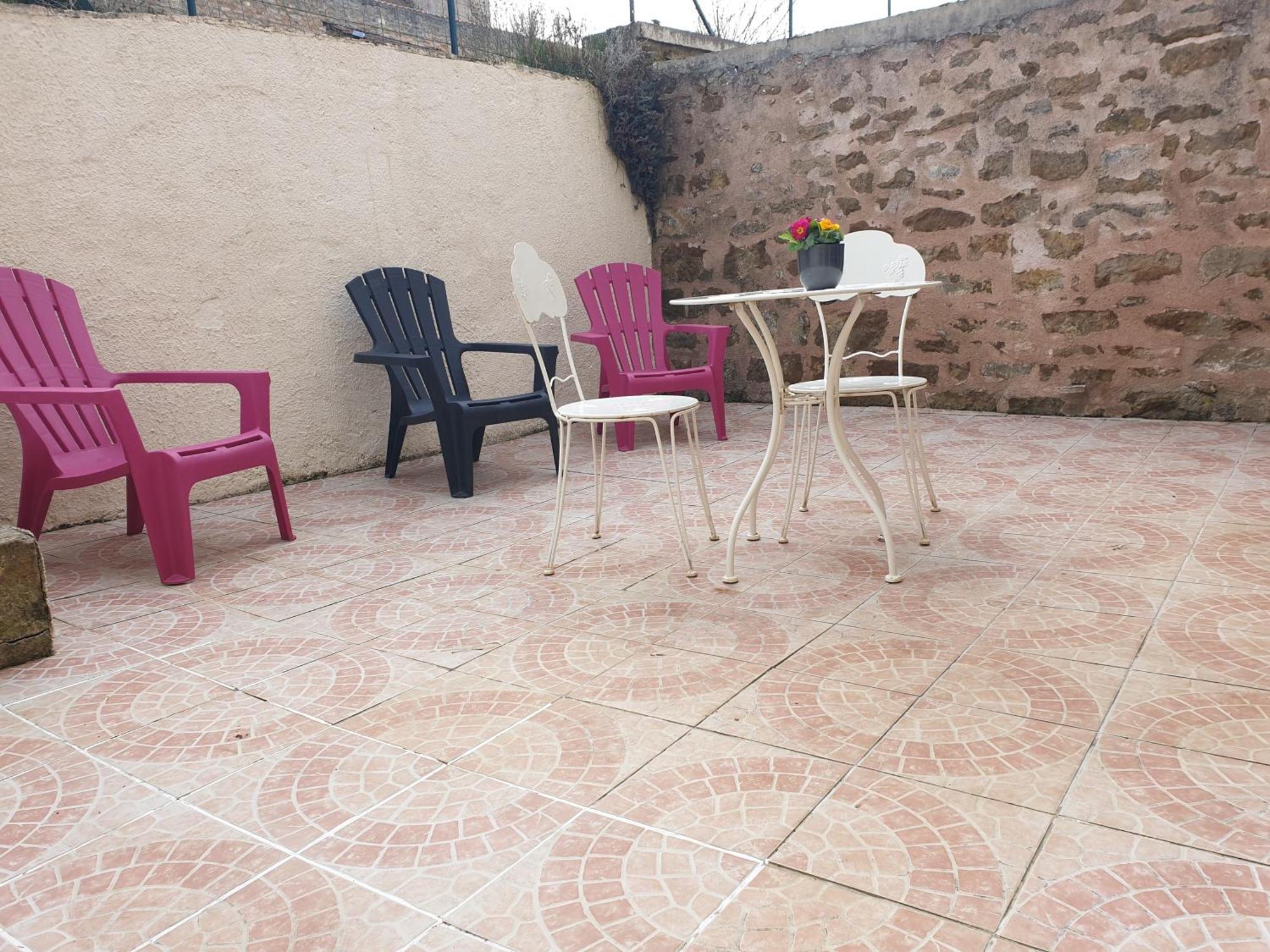 Holiday home Chez Emile Cote Face Maison Entiere, 2 Chambres,jardin Et Terrasse *